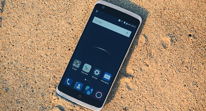 ZTE Axon Lux